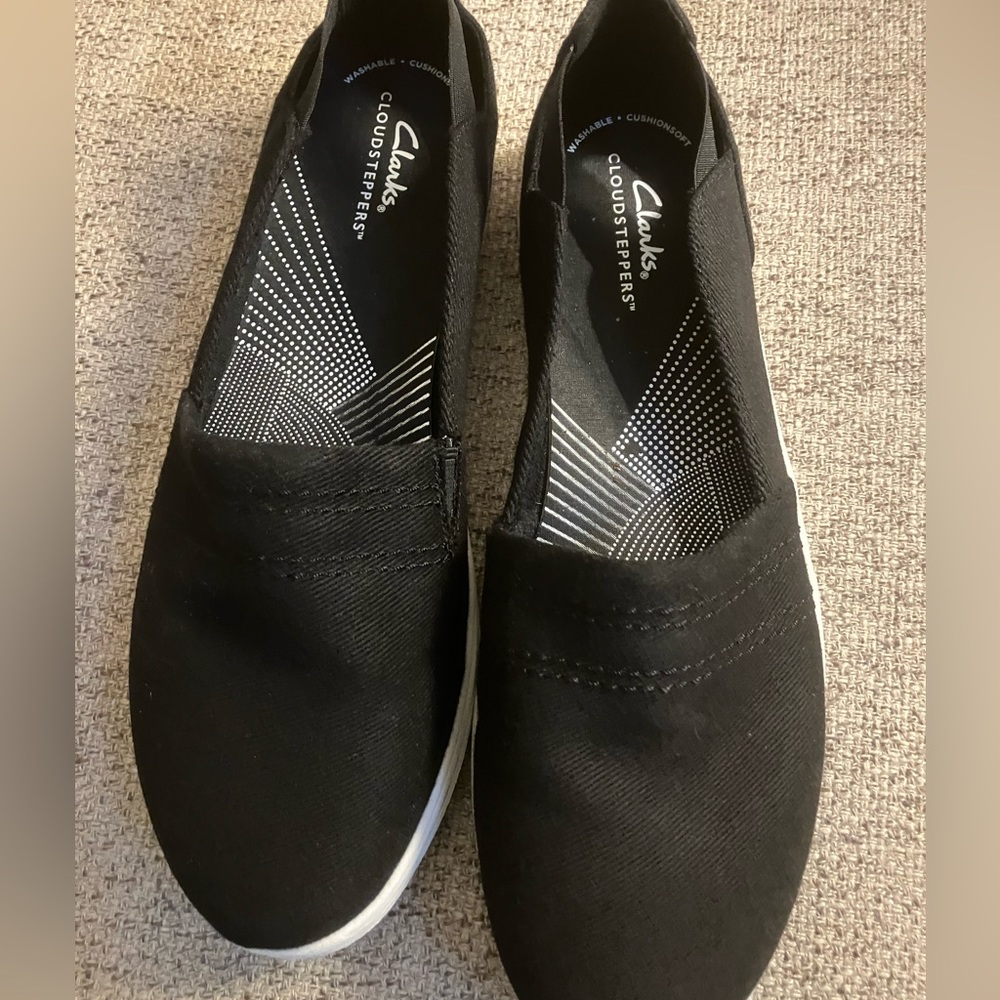 Clarks Cloudsteppers Size 10 Women’s Slipper Sneakers